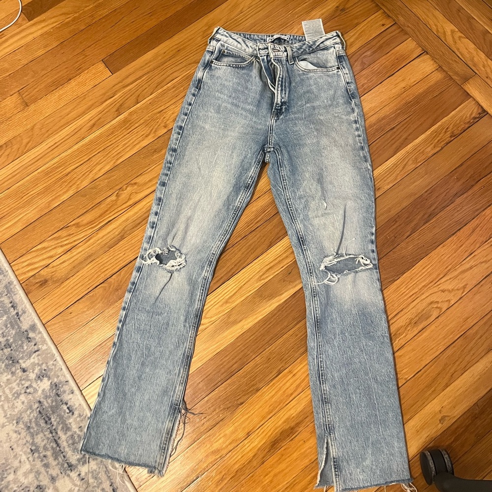 Zara fit and flare ripped jeans size 6